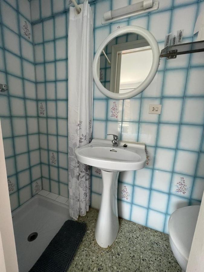 P&R Hostals Maria Rosa Tossa de Mar Zewnętrze zdjęcie